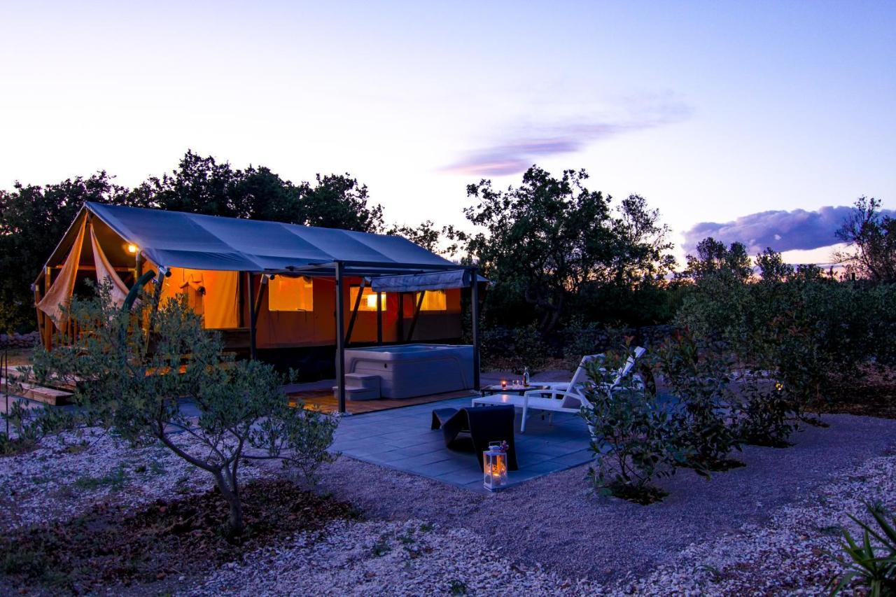 Hotel Grande Glamping With Pool Biograd Na Moru Zewnętrze zdjęcie