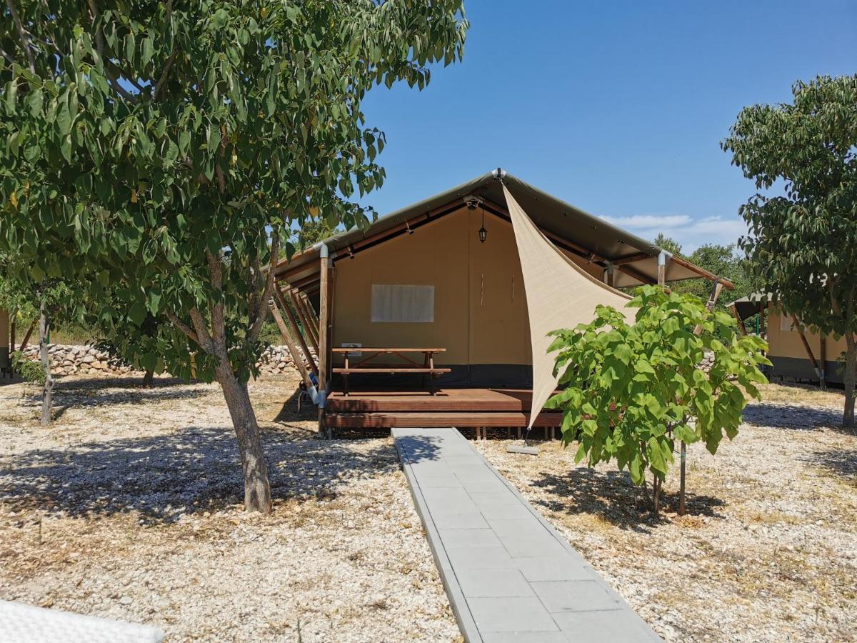 Hotel Grande Glamping With Pool Biograd Na Moru Zewnętrze zdjęcie